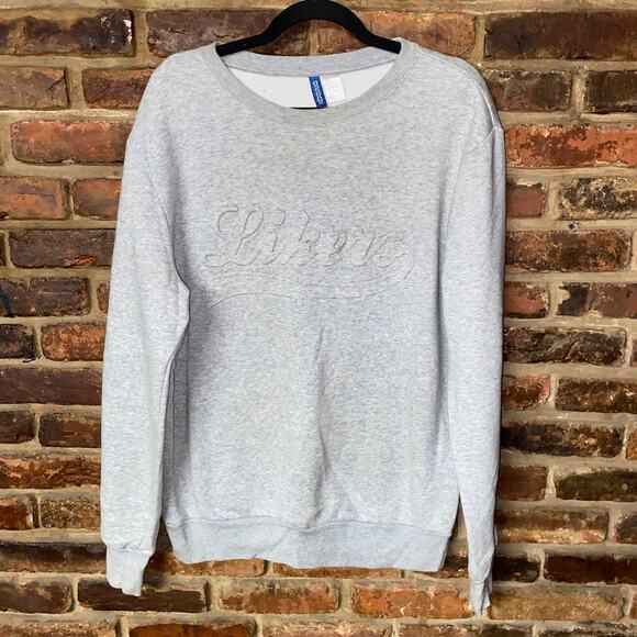 H&M Divided Likers Gray Embroidered Crew Neck Sweatshirt Women's Size Medium - Picture 1 of 5